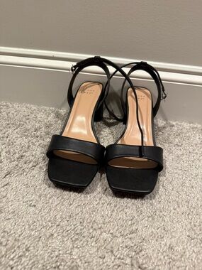 Black Open-Toe Block Heel Sandals with Ankle Strap